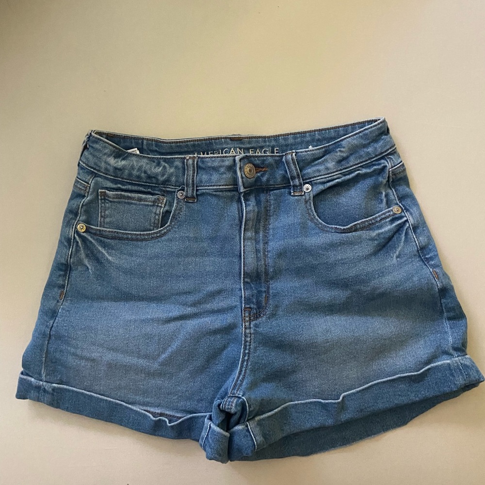 American Eagle high-rise mom jean shorts size 6